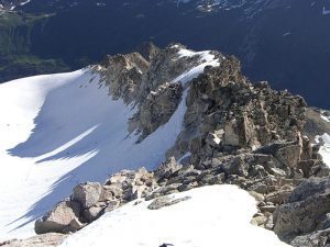 Guías Roca y Agua Benasque y Sierra de Guara subir al pico Maladeta con guía de montaña Renclusa Pirineos